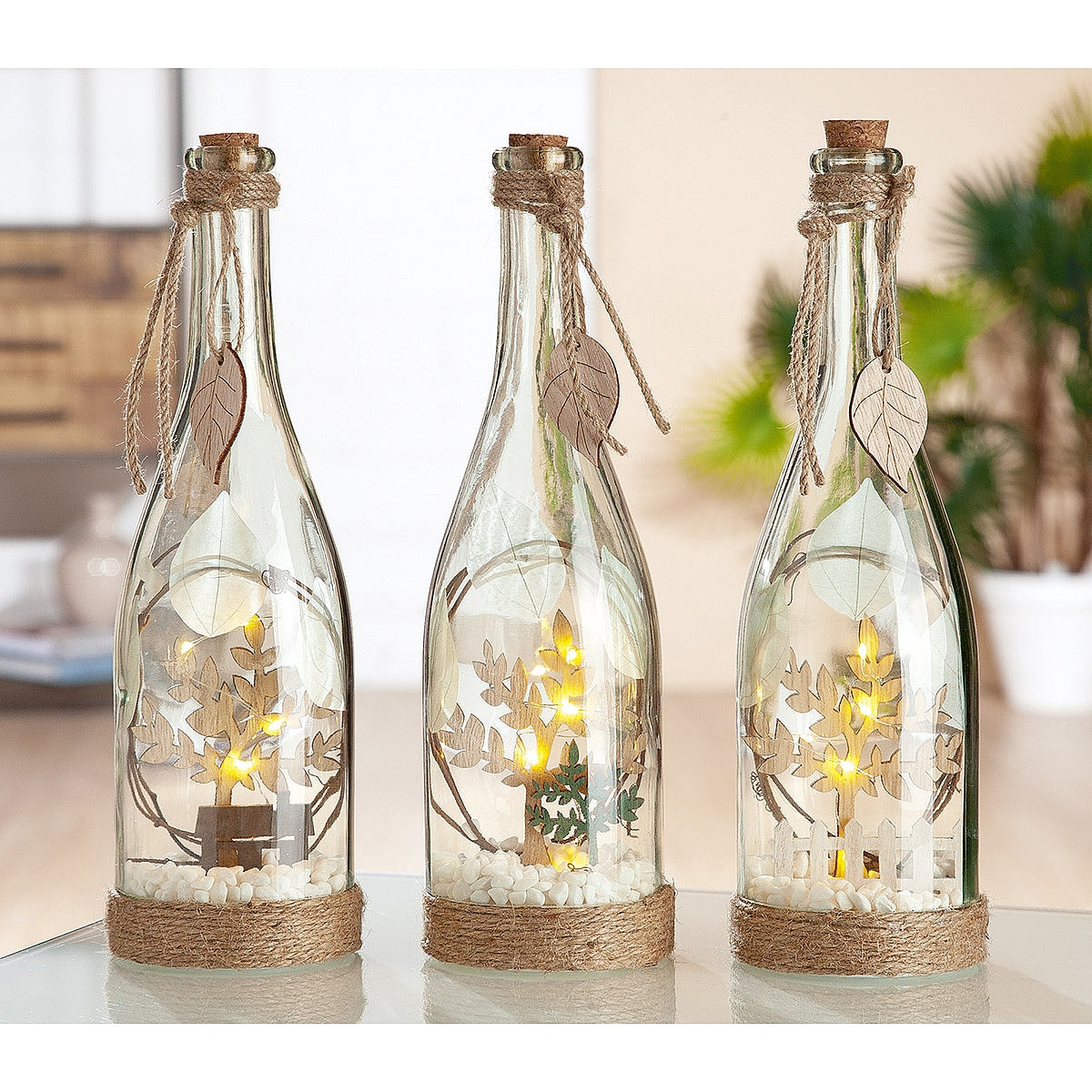 Διακοσμητικό ArteLibre Μπουκάλι Με Εσωτερική Διακόσμηση Φωτιζόμενο LED Διάφανο/Φυσικό Γυαλί/Ξύλο 30cm Σε 3 Σχέδια - Hippiehome.gr
