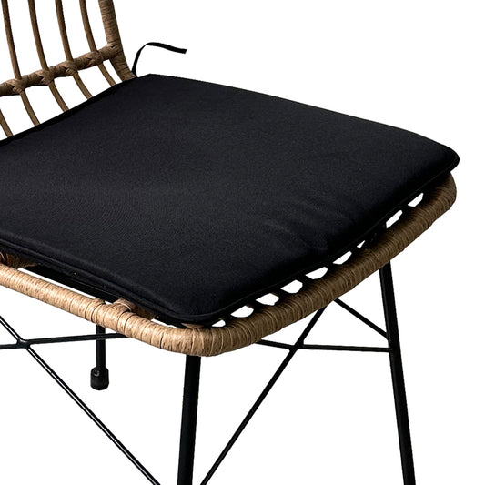 Καρέκλα Naoki pakoworld rattan σε φυσική απόχρωση με μαύρο μαξιλάρι και μεταλλικό μαύρο πόδι 45.5x59.5x89εκ - Hippiehome.gr