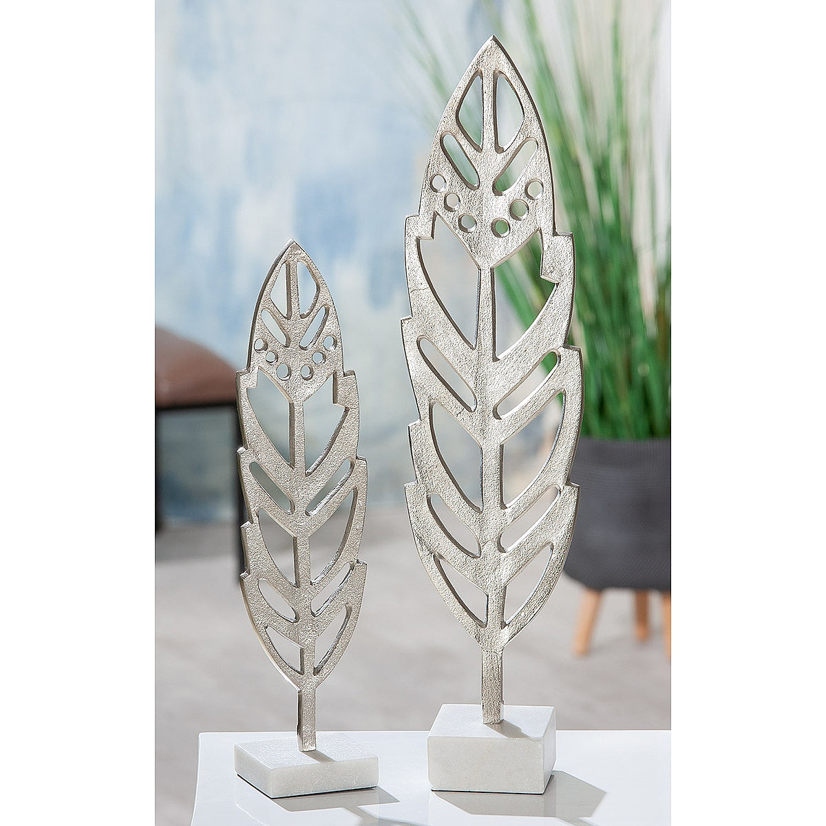 Διακοσμητικό ArteLibre Φτερό Σε Βάση Ασημί Αλουμίνιο 10x12x48cm - Hippiehome.gr