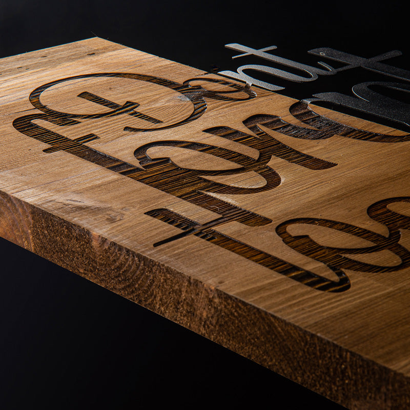 Διακοσμητικό τοίχου Smiley pakoworld ξύλο πεύκου σε φυσική απόχρωση με μαύρο μέταλλο 47x3x58εκ - Hippiehome.gr