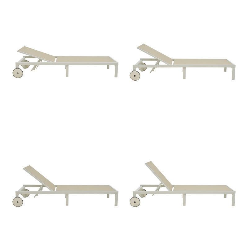 Ξαπλώστρα Mailo pakoworld λευκό αλουμίνιο και textilene σε μπεζ απόχρωση 71x206x30εκ - Hippiehome.gr